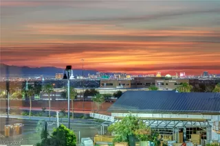 Photo #4: 2600861 Listing 