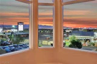 Photo #6: 2600861 Listing 