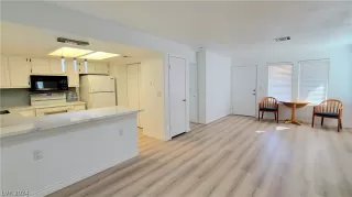 Photo #2: 2600871 Listing 