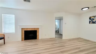 Photo #5: 2600871 Listing 