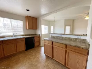 Photo #5: 2600873 Listing 