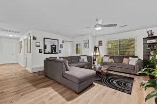 Photo #3: 2600905 Listing