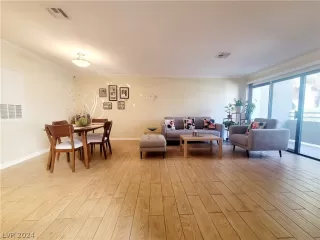 Photo #3: 2600918 Listing 