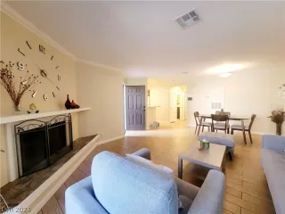 Photo #4: 2600918 Listing 