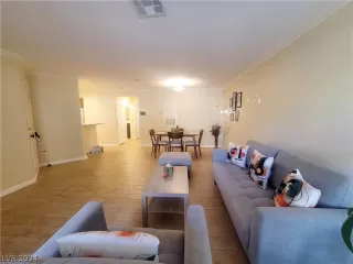 Photo #5: 2600918 Listing 