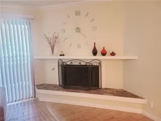 Photo #6: 2600918 Listing 