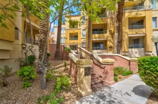 Photo #1: 2600936 Listing