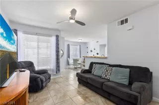 Photo #3: 2600942 Listing