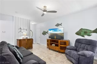 Photo #5: 2600942 Listing