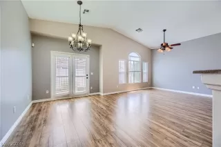 Photo #6: 2600957 Listing