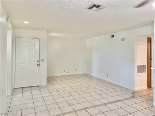 Photo #1: 2600974 Listing 