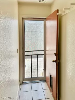 Photo #4: 2600974 Listing 