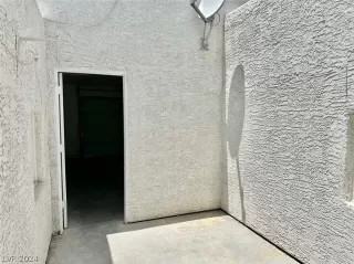 Photo #5: 2600974 Listing 