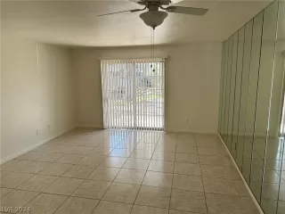 Photo #4: 2600983 Listing