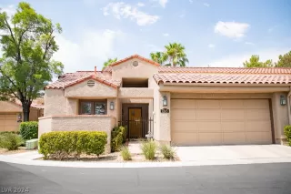 Photo #2: 2600998 Listing