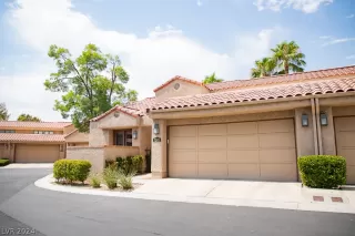 Photo #3: 2600998 Listing