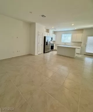 Photo #3: 2601009 Listing 