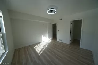 Photo #5: 2601032 Listing 