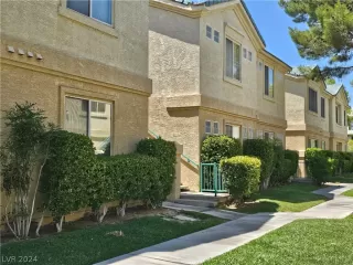 Photo #5: 2601060 Listing