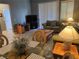 Photo #6: 2601060 Listing