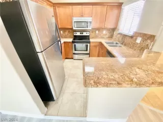 Photo #1: 2601065 Listing 