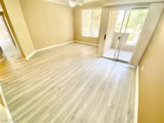 Photo #3: 2601065 Listing 