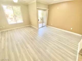 Photo #4: 2601065 Listing 