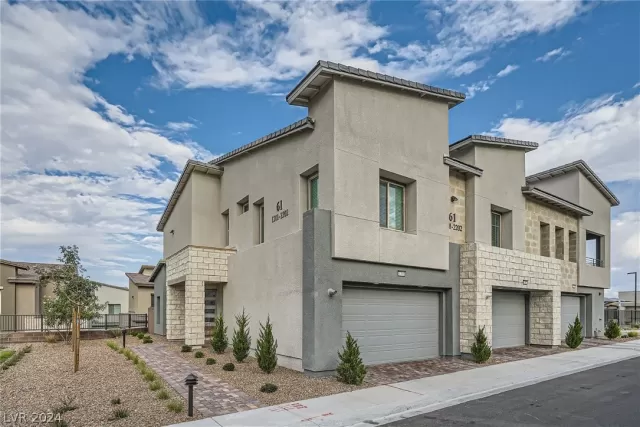 MLS: 2601067 Condo For Sale