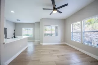 Photo #5: 2601074 Listing 