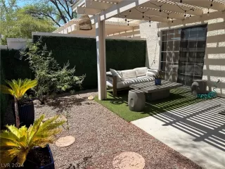 Photo #3: 2601077 Listing 