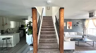 Photo #4: 2601077 Listing 