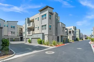 Photo #1: 2601078 Listing