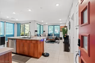 Photo #4: 2601078 Listing