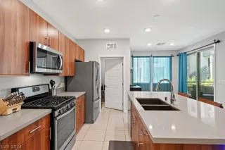 Photo #6: 2601078 Listing