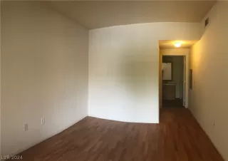 Photo #3: 2601087 Listing 