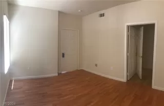 Photo #4: 2601087 Listing 