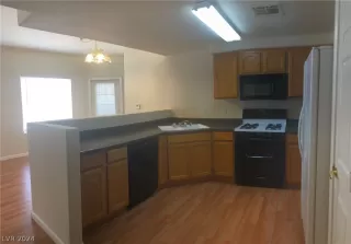 Photo #5: 2601087 Listing 