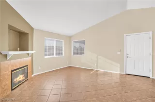 Photo #5: 2601092 Listing 