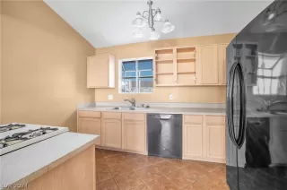 Photo #6: 2601092 Listing 