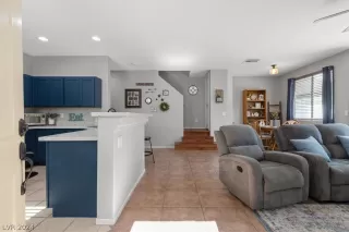 Photo #3: 2601101 Listing