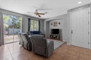 Photo #4: 2601101 Listing