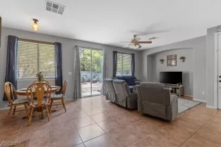 Photo #6: 2601101 Listing