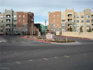 Photo #1: 2601105 Listing