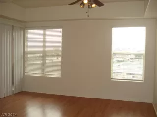 Photo #5: 2601105 Listing