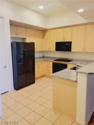 Photo #6: 2601105 Listing