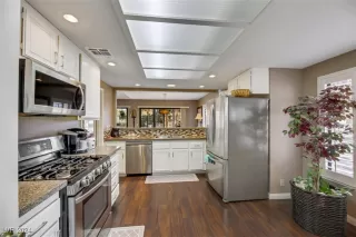 Photo #2: 2601131 Listing