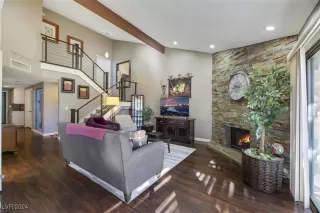 Photo #4: 2601131 Listing