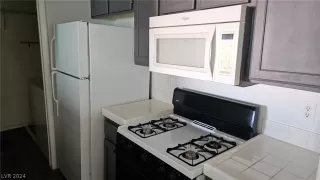 Photo #3: 2601164 Listing