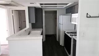 Photo #4: 2601164 Listing