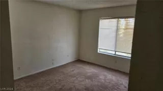 Photo #5: 2601164 Listing